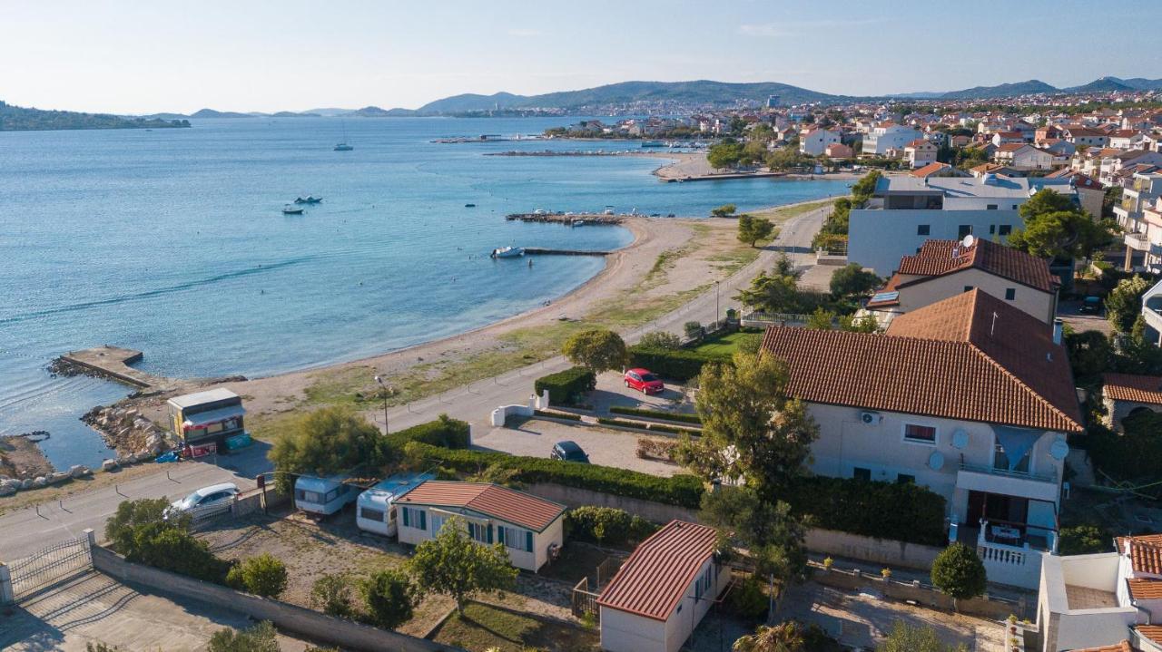 Apartment Robyn On The Beach Srima Exterior foto